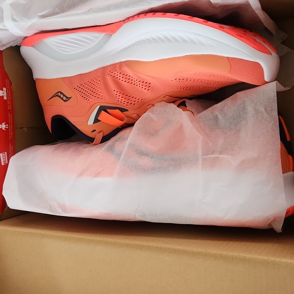 Saucony Guide 15 Sneakers. NEW in Box! Night Rose/Sunstone - Picture 2 of 15